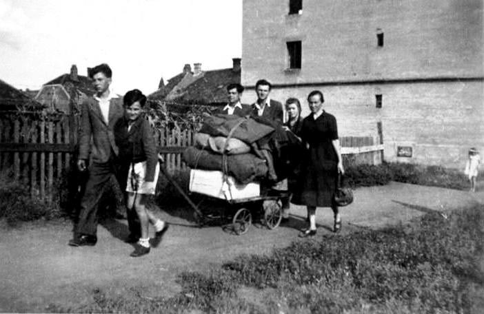 Schaeffer family on the way to Germany